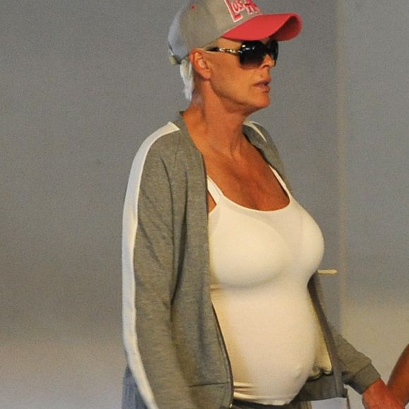 Exclusif - Brigitte Nielsen ( enceinte à 54 ans) et son mari Mattia Dessi dans les rues de Los Angeles le 11 juin 2018