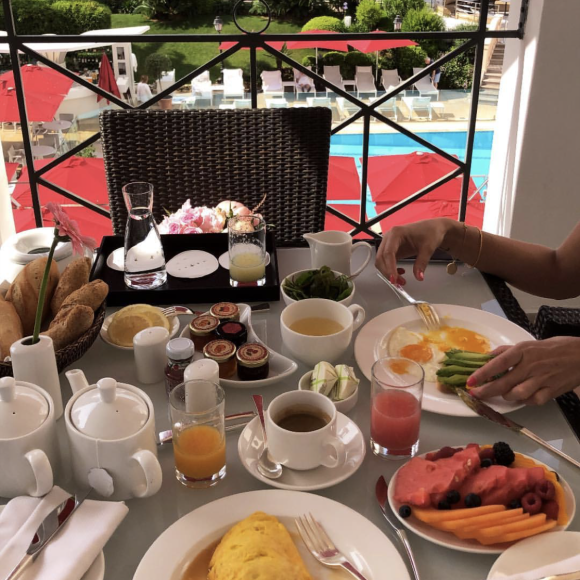 Laury Thilleman et son amoureux le chef Juan Arbelaez profite d'un séjour de rêve à l'Hôtel Barrière Le Majestic à Cannes, le week-end du 23 et 24 juin 2018.