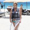 Britney Spears s'éclate sur un jet ski à Miami le 6 juin 2018.  Miami Beach, FL - Britney Spears was pictured riding a jetski to cool down from the Miami heat. The pop star looked very relaxed as she was cooling down from the Miami heat.06/06/2018 - Miami