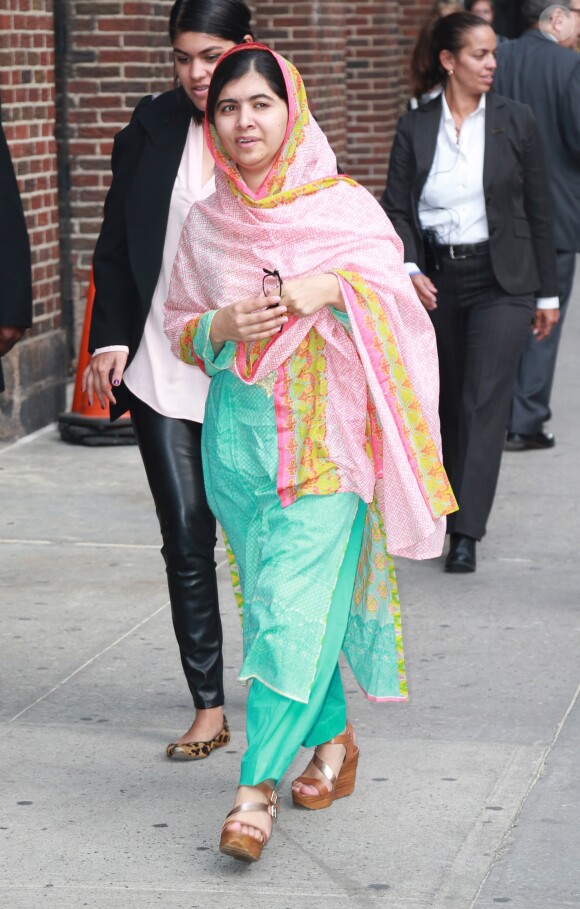 Malala Yousafzai arrive au " Late Show with Stephen Colbert " à New York Le 25 Septembre 2015