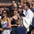  Le prince Nikolai de Danemark a pu compter le 27 juin 2018 sur la présence de son père le prince Joachim, sa mère la comtesse Alexandra de Frederiksborg (robe blanche) et sa belle-mère la princesse Marie de Danemark (robe noire) lors de sa cérémonie de remise de diplôme à l'école privée d'Herlufsholm. 