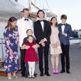  La princesse Marie, le prince Joachim de Danemark, le prince Henrik, la princesse Athena, le prince Nikolai, la comtesse Alexandra de Frederiksborg et le prince Felix le 28 août 2017 à Copenhague pour le dîner du 18e anniversaire du prince Nikolai. 