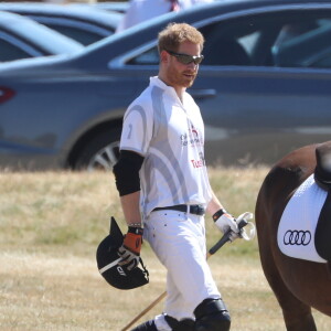 Le prince Harry à Coworth Park à Ascot le 30 juin 2018 lors de l'Audi Polo Challenge.