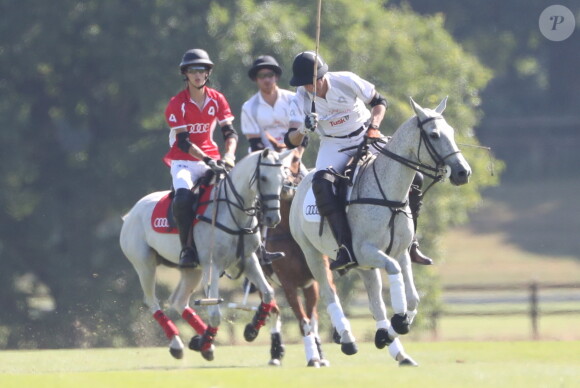 Le prince William et le prince Harry à Coworth Park à Ascot le 30 juin 2018 lors de l'Audi Polo Challenge.