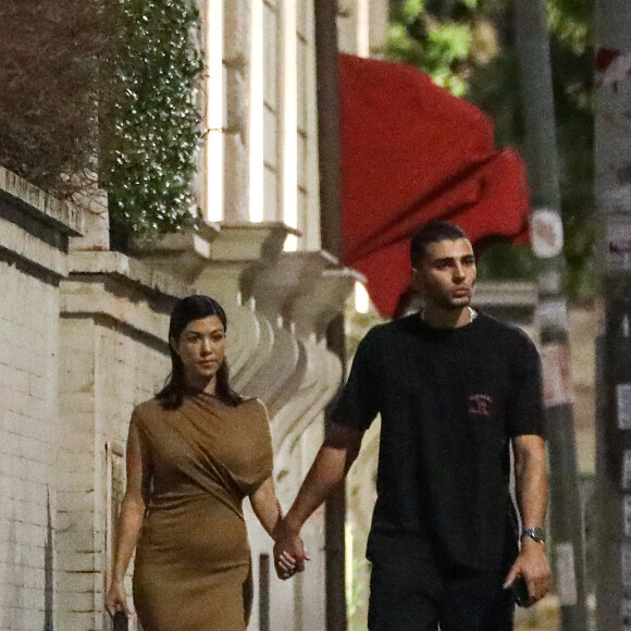 Kourtney Kardashian et son compagnon Younes Bendjima vont dîner en amoureux dans un restaurant à Rome, le 20 juin 2018.