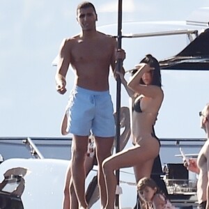 Exclusif - Kourtney Kardashian et son compagnon Younes Bendjima continues leurs vacances à bord d'un yacht avec leurs amis à Portofino le 29 juin 2018.
