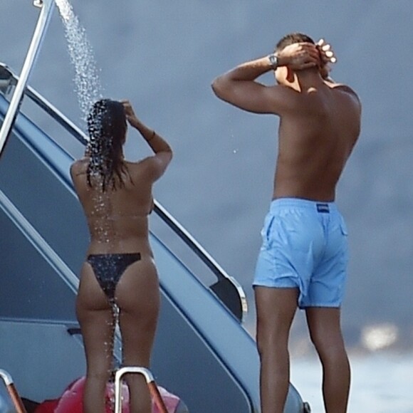 Exclusif - Kourtney Kardashian et son compagnon Younes Bendjima continuent leurs vacances à bord d'un yacht avec leurs amis à Portofino le 29 juin 2018.