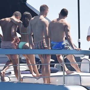 Kourtney Kardashian, Younes Bendjima - Kourtney Kardashian profite de jolies vacances au soleil en compagnie de ses enfants et de son compagnon Younes Bendjima sur un yacht au large de Portofino en Italie, le 30 juin 2018