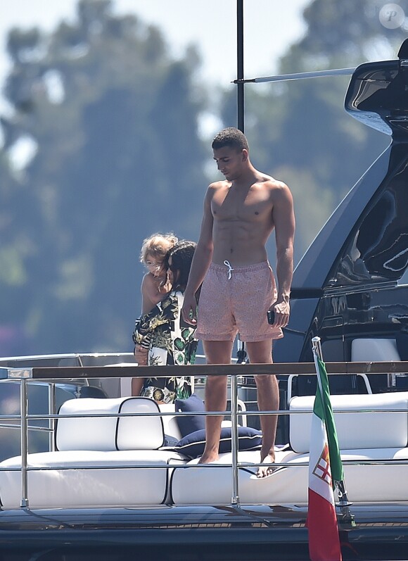 Kourtney Kardashian, Younes Bendjima, Reign Aston Disick - Kourtney Kardashian profite de jolies vacances au soleil en compagnie de ses enfants et de son compagnon Younes Bendjima sur un yacht au large de Portofino en Italie, le 30 juin 2018
