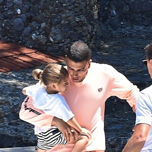 Younes Bendjima, Kourtney Kardashian, Reign Disick - Kourtney Kardashian profite de jolies vacances au soleil en compagnie de ses enfants et de son compagnon Younes Bendjima sur un yacht au large de Portofino en Italie, le 30 juin 2018