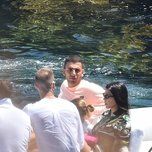 Younes Bendjima, Kourtney Kardashian, Reign Disick - Kourtney Kardashian profite de jolies vacances au soleil en compagnie de ses enfants et de son compagnon Younes Bendjima sur un yacht au large de Portofino en Italie, le 30 juin 2018