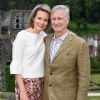 Le roi Philippe et la reine Mathilde de Belgique devant les photographes de presse le 24 juin 2018 à l'occasion d'une visite des ruines de l'abbaye de Villers-la-Ville.