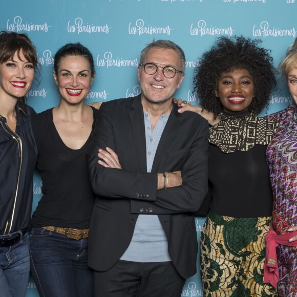 Exclusif - Mareva Galanter, Helena Noguerra, Laurent Ruquier, Inna Modja, Arielle Dombasle - Photocall de la première du spectacle "Les Parisiennes" aux Folies Bergères à Paris le 24 mai 2018. © Olivier Borde - Pierre Perusseau/Bestimage