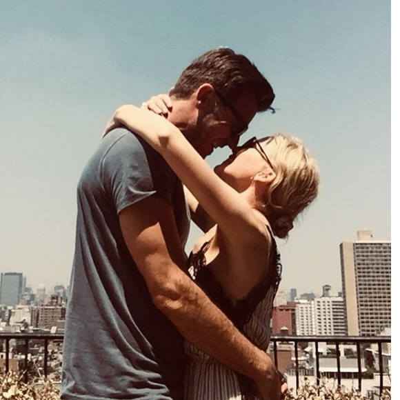 Kylie Minogue dans les bras de son compagnon (fiancé ) Paul Solomons à New York, juillet 2018.