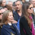 Louise Rochefort, Françoise Vidal et Clémence Rochefort lors des obsèques de Jean Rochefort en l'église Saint-Thomas d'Aquin à Paris, le 13 octobre 2017.
