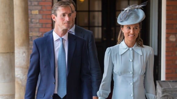 Pippa Middleton : Enceinte et radieuse en famille au baptême du prince Louis