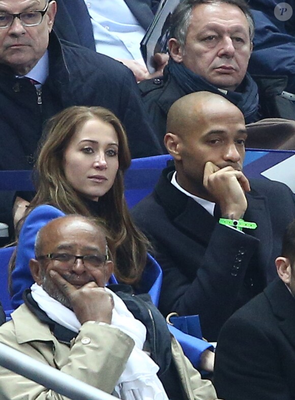 Thierry Henry et sa compagne Andrea Rajacic - Hommage des anciens bleus vainqueurs de la coupe du monde 1998 au match amical France - Brésil au Stade de France à Saint-Denis le 26 mars 2015.