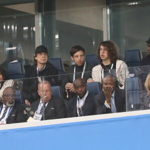 Mick Jagger et ses fils James et Lucas Jagger - Célébrités dans les tribunes lors de la demi-finale de la coupe du monde opposant la France à la Belgique à Saint-Pétersbourg, Russie, le 10 juillet 2018. La France a gagné 1-0. © Cyril Moreau/Bestimage