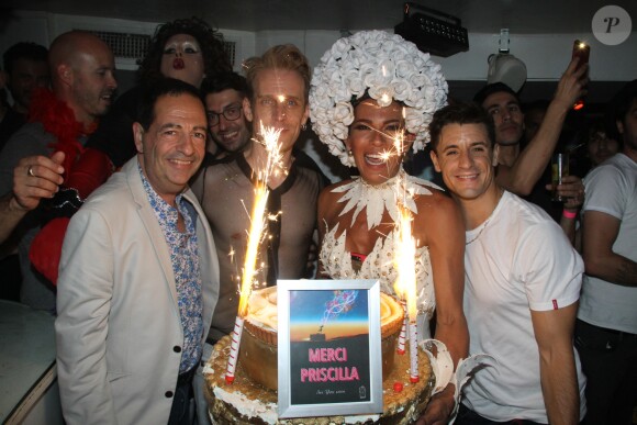 Exclusif - Jean-Luc Romero-Michel, David Alexis, Jimmy Bourcereau et Stella Rocha lors de la soirée pour la dernière de la comédie musicale Priscilla, folle du désert au Banana Café à Paris, France, le 7 juillet 2018. © Philippe Baldini / Bestimage