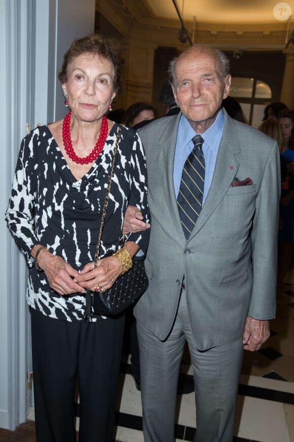 La princesse Maria Pia de Savoie et le prince Michel de Bourbon-Parme le 29 juin 2015 à Paris lors de la dédicace de l'ouvrage de Marisa Berenson "Elsa Shiaparelli's Private Album" chez Christie's.