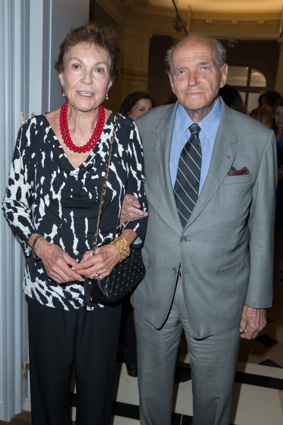 La princesse Maria Pia de Savoie et le prince Michel de Bourbon-Parme le 29 juin 2015 à Paris lors de la dédicace de l'ouvrage de Marisa Berenson "Elsa Shiaparelli's Private Album" chez Christie's.