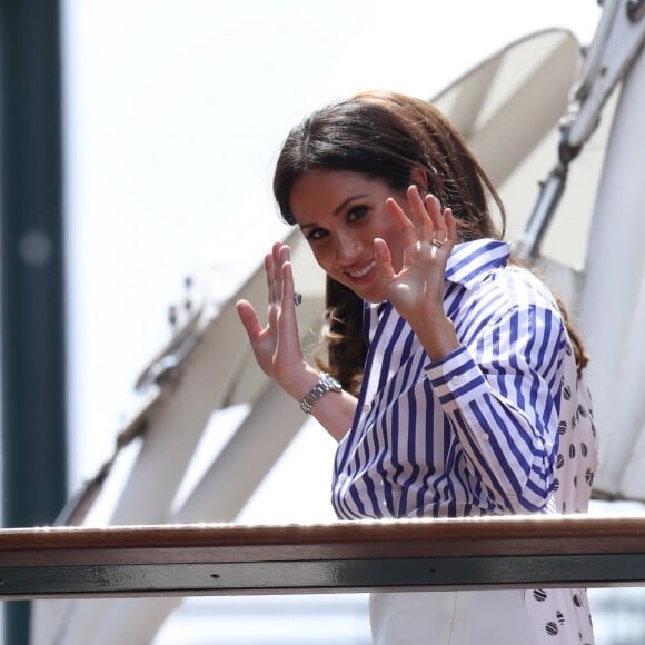 La duchesse Catherine de Cambridge (Kate Middleton) et la duchesse Meghan de Sussex (Meghan Markle) arrivant à Wimbledon le 14 juillet 2018, quelques dizaines de minutes avant le début de la finale dames opposant Serena Williams et Angelique Kerber.