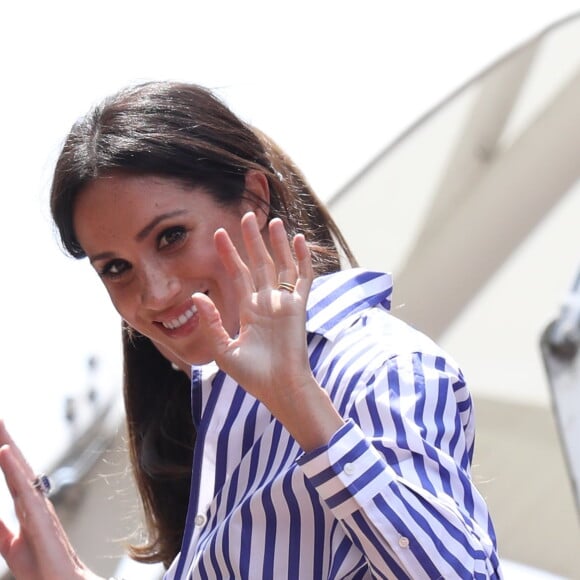 La duchesse Catherine de Cambridge (Kate Middleton) et la duchesse Meghan de Sussex (Meghan Markle) arrivant à Wimbledon le 14 juillet 2018, quelques dizaines de minutes avant le début de la finale dames opposant Serena Williams et Angelique Kerber.