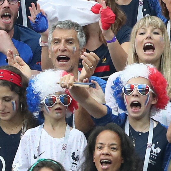Dylan Deschamps, Nagui et sa Mélanie Page - People au stade Loujniki lors de la finale de la Coupe du Monde de Football 2018 à Moscou, opposant la France à la Croatie à Moscou le 15 juillet 2018 .© Cyril Moreau/Bestimage