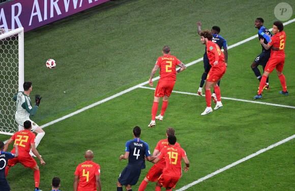 Thibaut Courtois prend le but victorieux lors du match France - Belgique, le 10 juillet 2018.