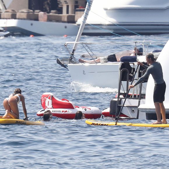 Sylvester Stallone avec sa femme Jennifer Flavin et leurs filles Sistine Rose, Sophia Rose et Scarlet Rose, passent leurs vacances sur un yacht dans le Cap d'Antibes. Le 14 juillet 2018