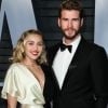 Miley Cyrus et son compagnon Liam Hemsworth à la soirée Vanity Fair Oscar au Wallis Annenberg Center à Beverly Hills, le 4 mars 2018