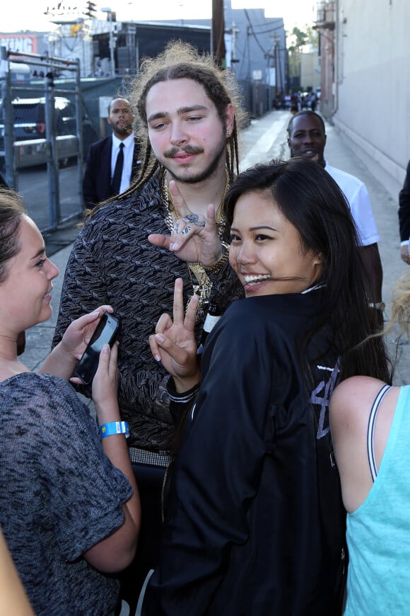 Post Malone avec ses fans lors de son passage au Jimmy Kimmel Live, à Los Angeles, le 8 juin 2016.