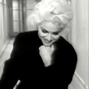 Madonna dans "Justify My Love", clip signé Jean-Baptiste Mondino en 1990.
