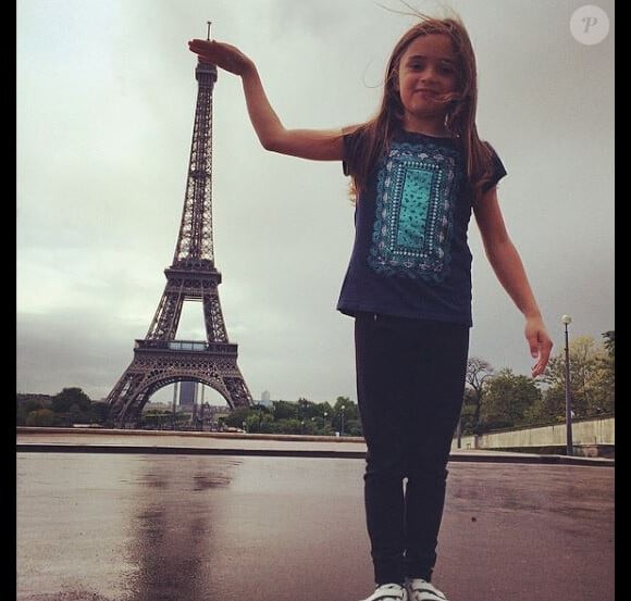 La fille de Jérôme Bertin à la Tour Eiffel - Instagram, 11 mai 2014