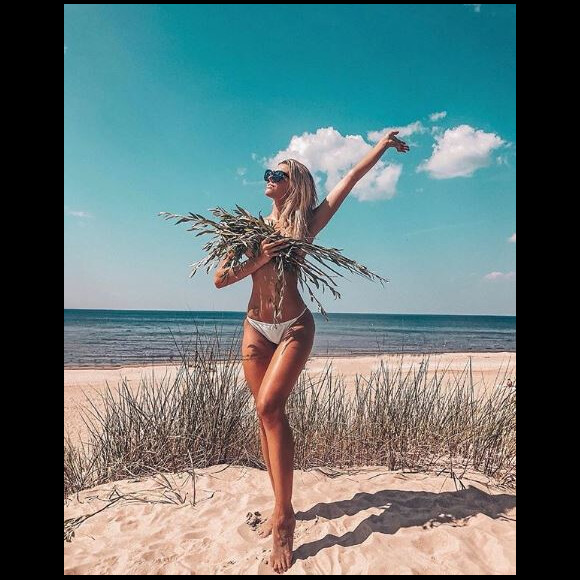 Gerda, la nouvelle petite amie d'Adrien Laurent, topless à la plage, à Palanga - Instagram, 19 juillet 2018