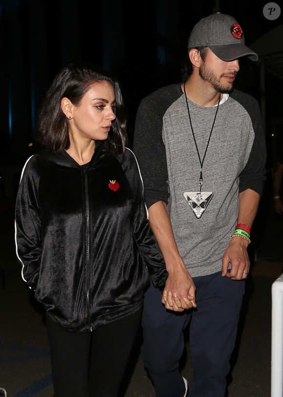 Mila Kunis et son mari Ashton Kutcher arrivent au concert de U2 au Forum à Inglewood, le 16 mai 2018