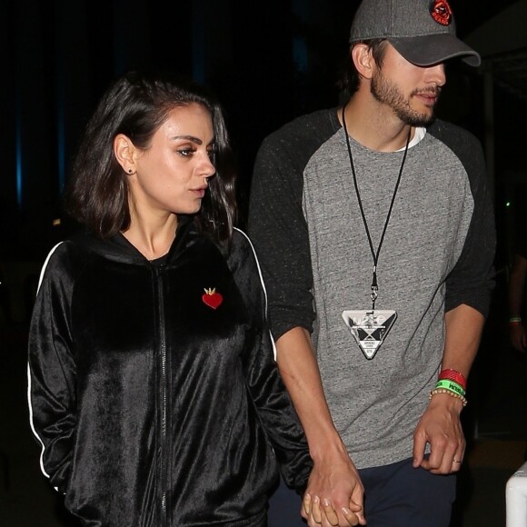 Mila Kunis et son mari Ashton Kutcher arrivent au concert de U2 au Forum à Inglewood, le 16 mai 2018