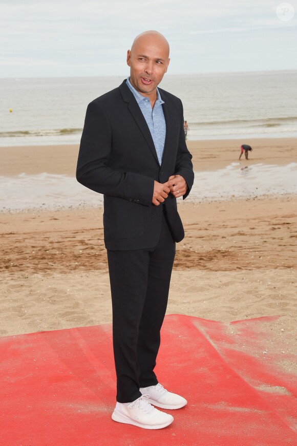Eric Judor sur la plage lors du festival du film de Cabourg le 16 juin 2018. © Coadic Guirec / Bestimage