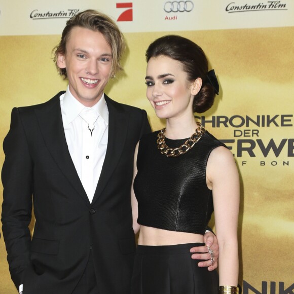 Jamie Campbell Bower et Lily Collins - Première du film "City Of Bones" à Berlin. Le 20 août 2013.