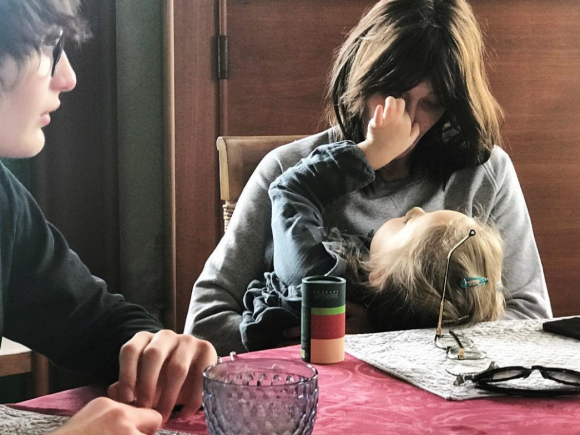 Carla Bruni entourée de ses enfants, Aurélien et Giulia, sur Instagram le 5 janvier 2018.