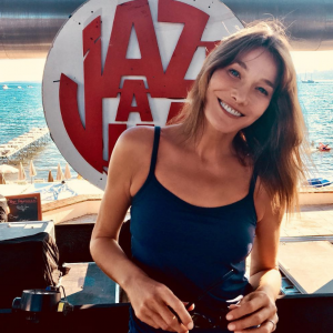 Carla Bruni au Festival Jazz à Juan, le 17 juillet 2018.