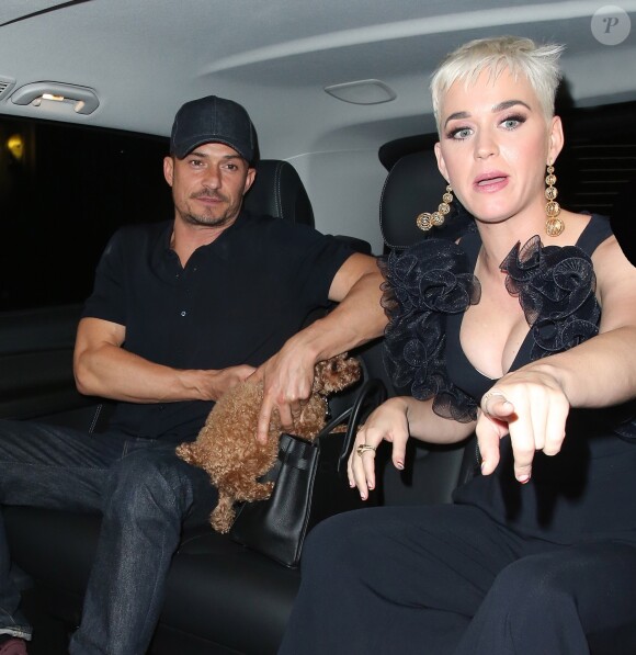 Orlando Bloom et sa compagne Katy Perry arrivent ensemble au restaurant Chiltern Firehouse à Londres le 16 juin 2018.