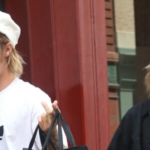 Justin Bieber et sa fiancé Hailey Baldwin en pleine séance de shopping à New York Le 27 juillet 2018