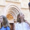 Le roi Felipe VI, la reine Letizia et leurs filles la princesse Leonor des Asturies (robe bleue) et l'infante Sofia ont rencontré les médias le 29 juillet 2018 au palais royal de la Almudaina à Palma de Majorque lors de leur traditionnel rendez-vous à l'occasion du début de leurs vacances d'été.