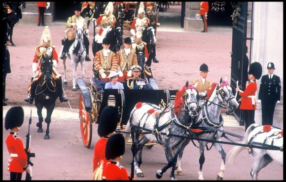 Elizabeth II et le duc d'Edimbourg au mariage du prince Andrew et de Sarah Ferguson le 21 juillet 1986