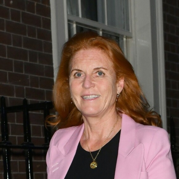 Sarah Ferguson au Art's Club à Londres pour retrouver sa fille la princesse Eugenie le 20 juillet 2018