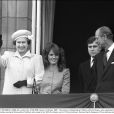  La reine Elizabeth II, Sarah Ferguson, alors fiancée au prince Andrew, et le duc d'Edimbourg au balcon du palais de Buckingham le 21 avril 1986 pour le 60e anniversaire de Sa Majesté. 