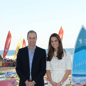 Le prince William et la duchesse Catherine de Cambridge (Kate Middleton) le 18 avril 2014 sur la plage à Manly Beach, Sydney, en Australie.