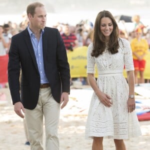 Le prince William et la duchesse Catherine de Cambridge (Kate Middleton) le 18 avril 2014 sur la plage à Manly Beach, Sydney, en Australie.