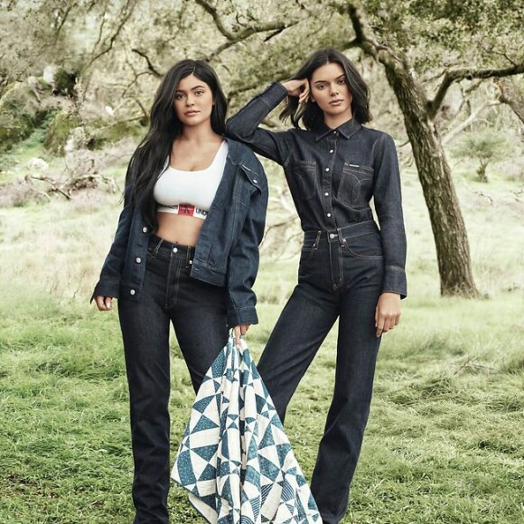Kim Kardashian, Kendall Jenner, Kourtney Kardashian, Kylie Jenner et Khloé Kardashian sur la campagne automne 2018 de CALVIN KLEIN JEANS et CALVIN KLEIN UNDERWEAR.